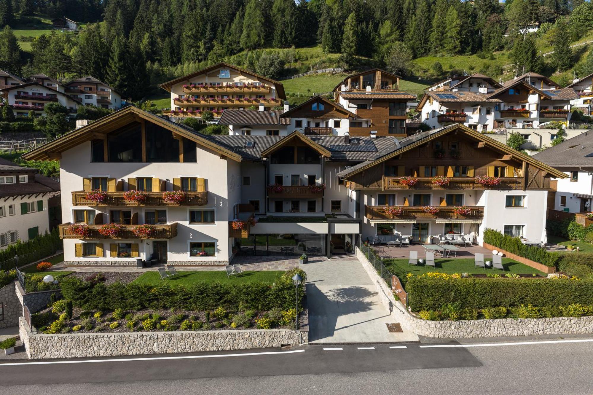 Hotel Vernel Santa Cristina Val Gardena Exterior foto